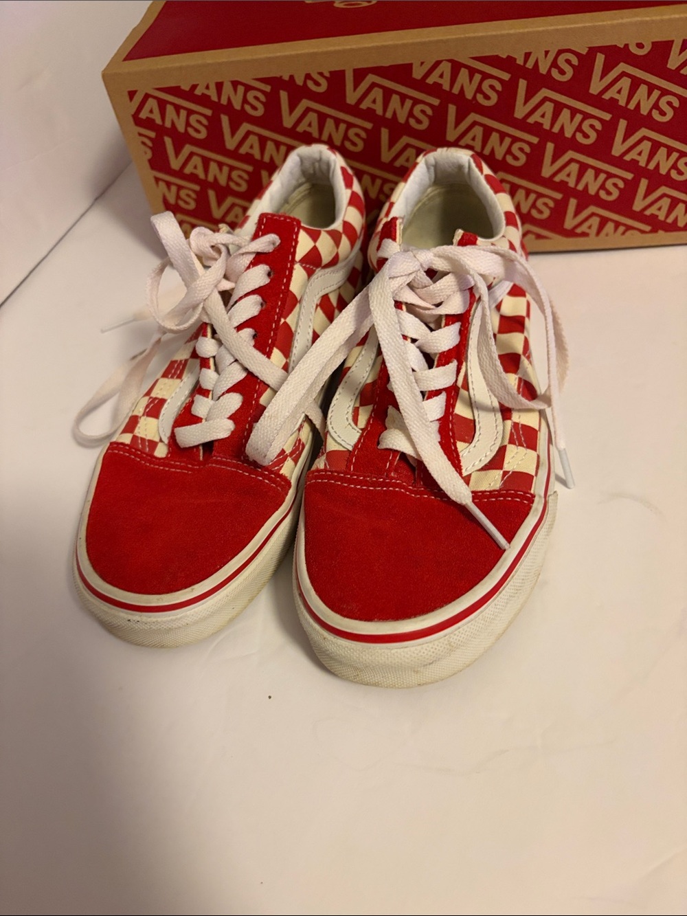 Vans Unisex Red and White Checkerboard Low-Top Sneakers